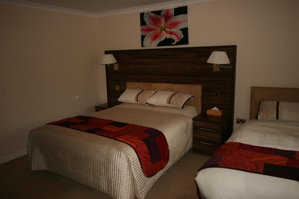 The Plough Inn Поклінґтон Номер фото